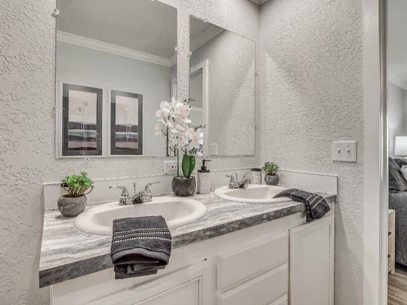 The mason lot #9 bathroom home features