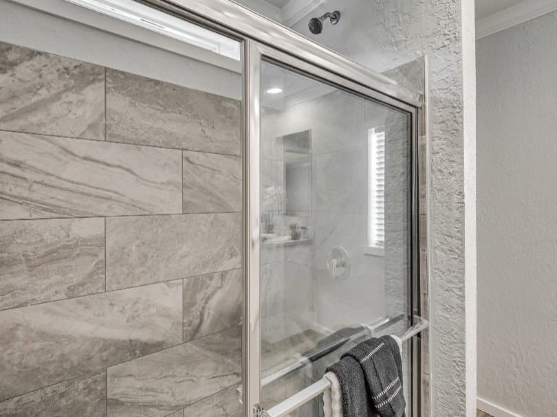 The mason lot #9 bathroom home features