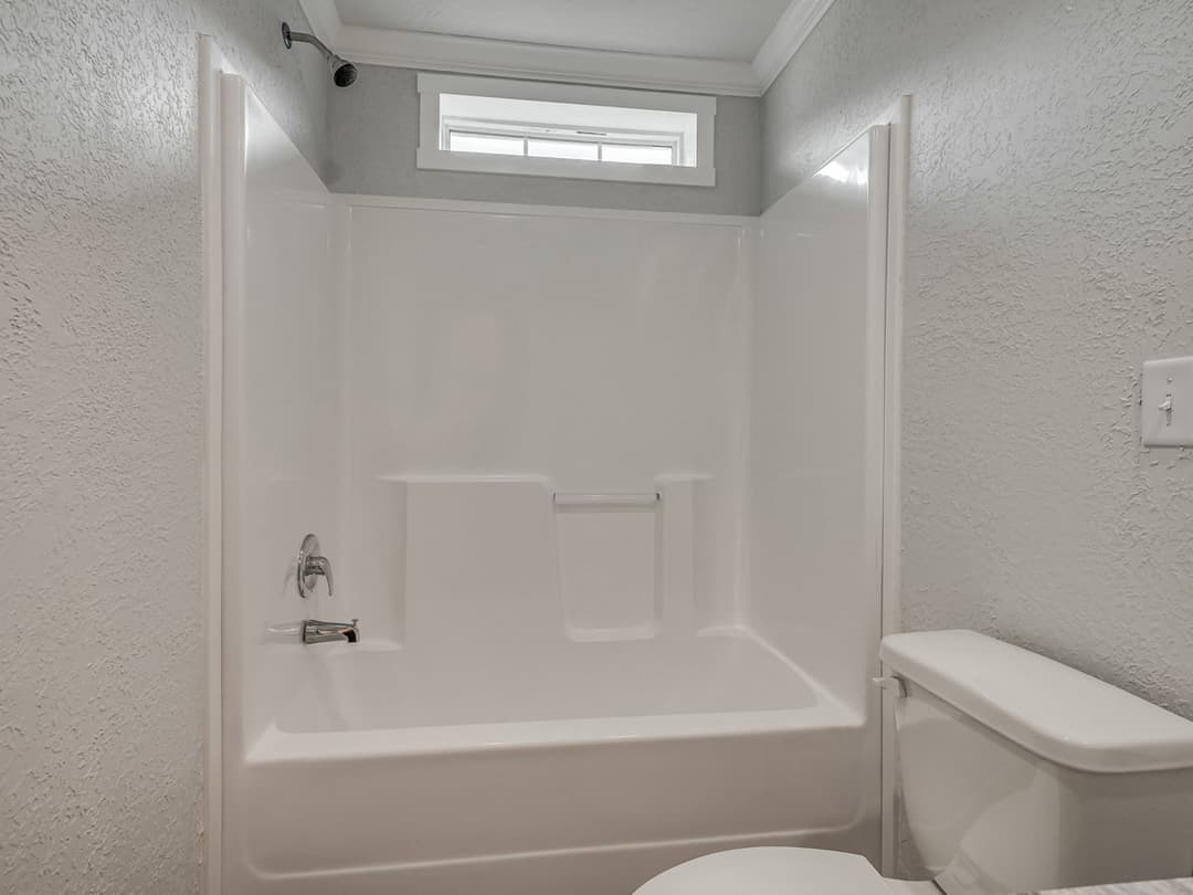 The mason lot #9 bathroom home features