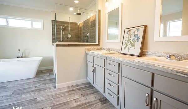 Pri3280-2043 bathroom home features