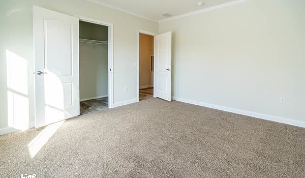 Pri3280-2043 bedroom home features