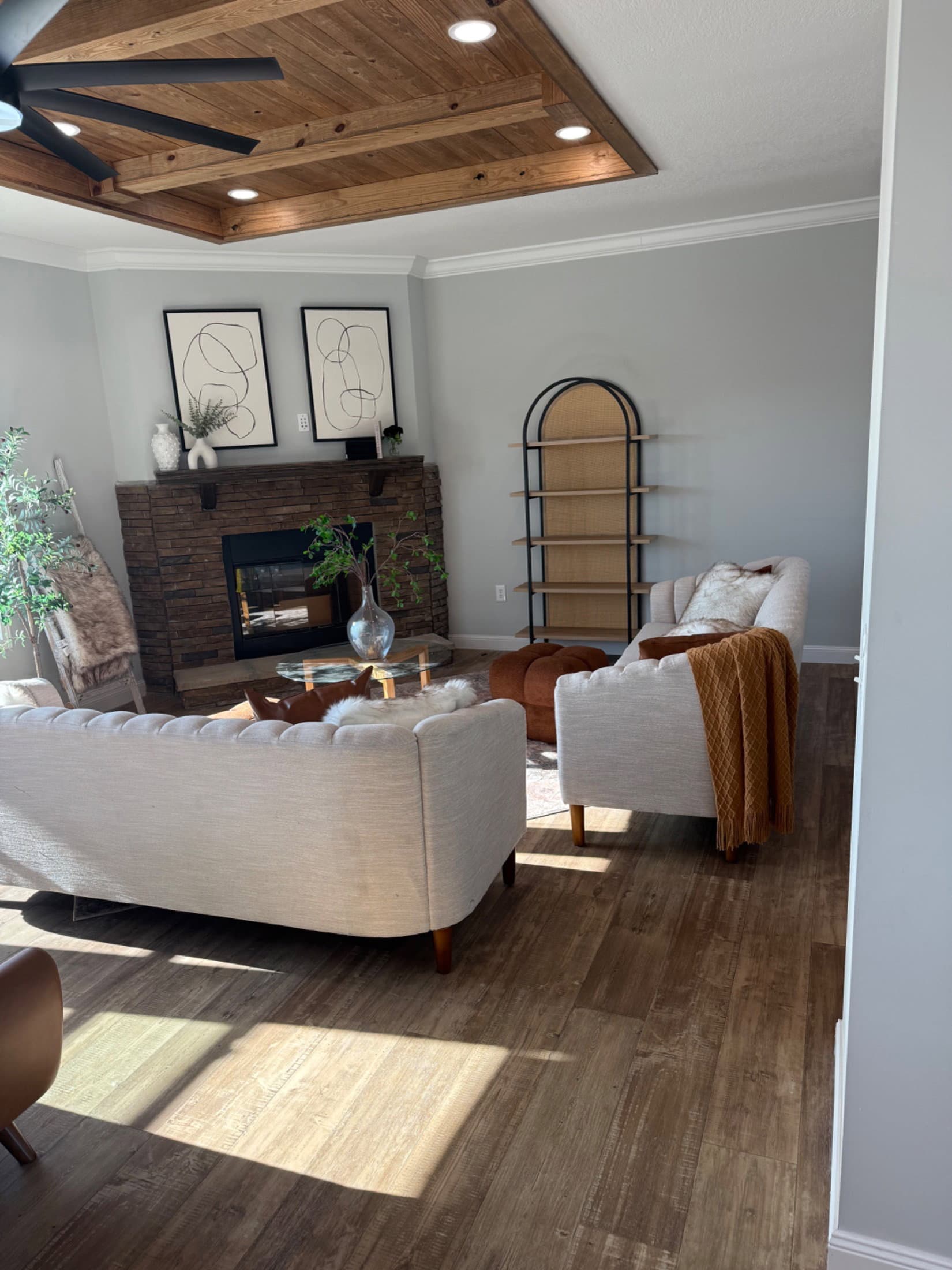 Custom sunshine 2043 lot 16  home features