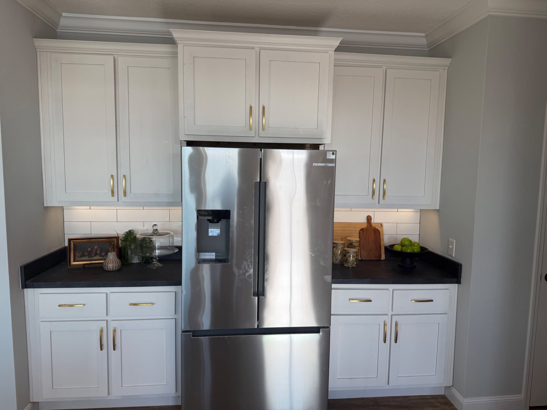 Custom sunshine 2043 lot 16  home features