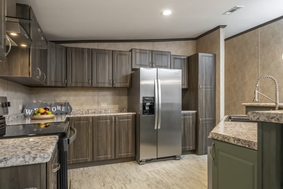 Classic c-3256-42b kitchen home features