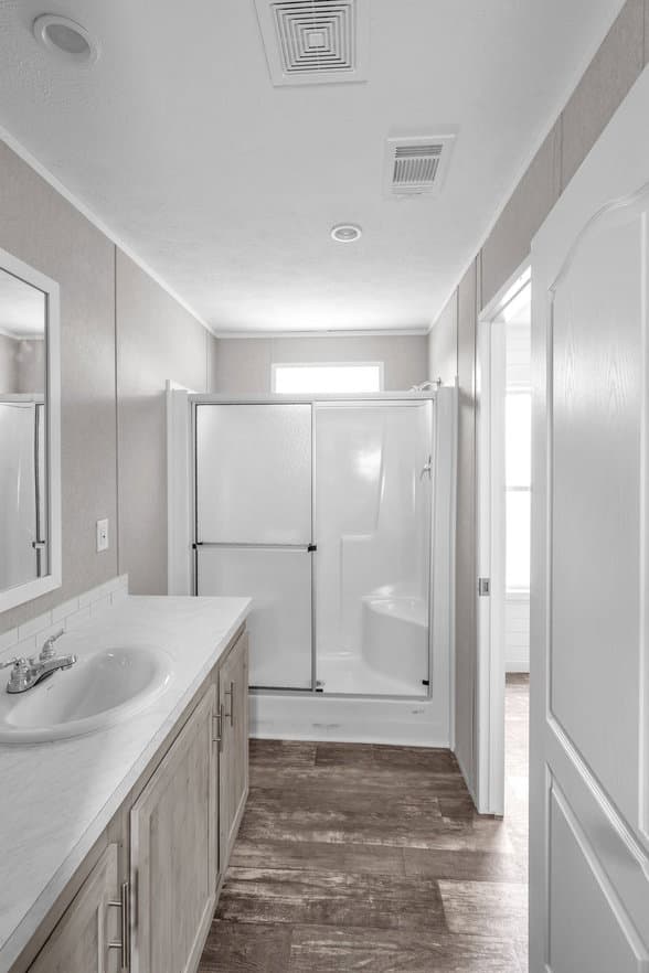 Verde ranch 14632n bathroom home features