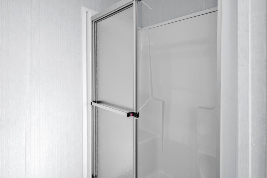 Alamo lite 16763s bathroom home features