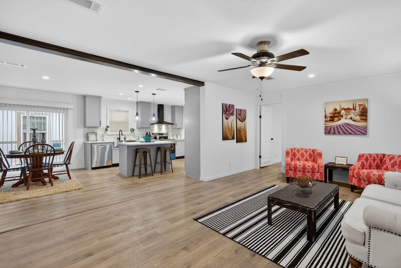 Gateway 2868a interior home features