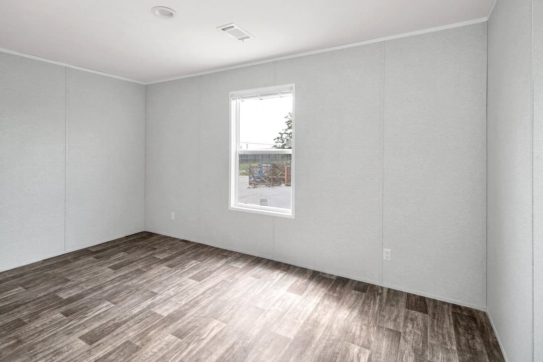 Valu maxx premier 16763a bedroom home features