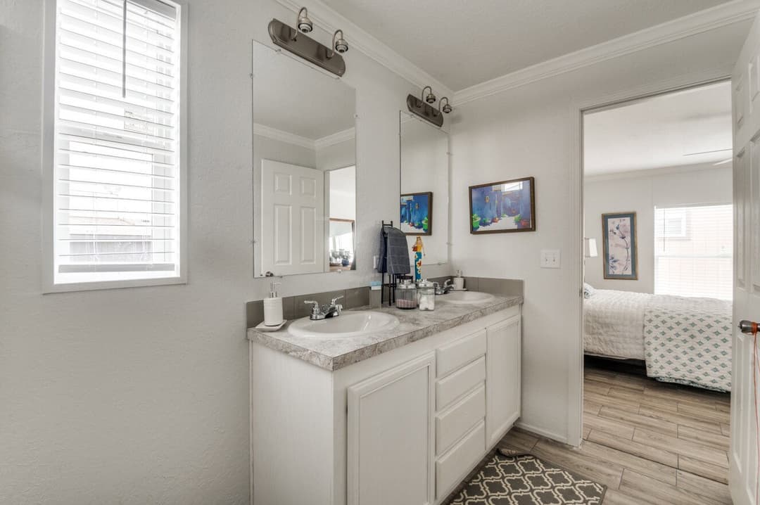 The murphy lot #8 bathroom home features