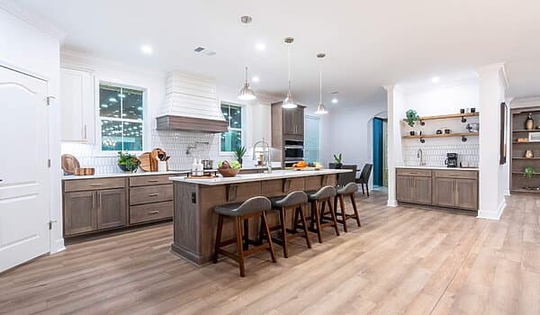 The lost creek  home features