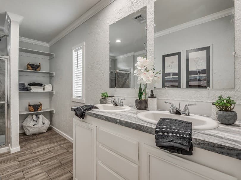 The mason lot #9 bathroom home features