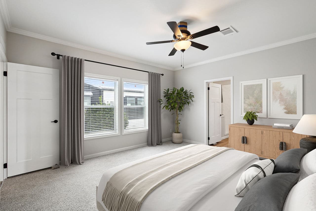 Innovation 3276aa bedroom home features