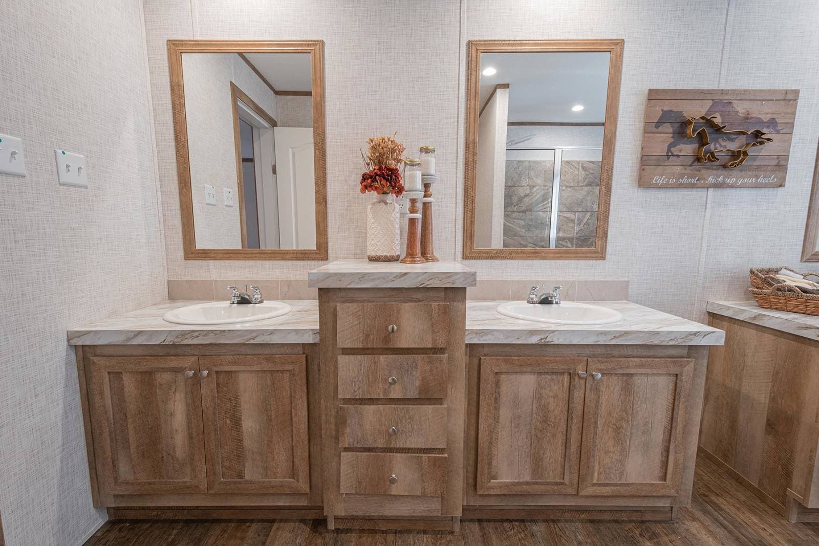 Csd2852j bathroom home features