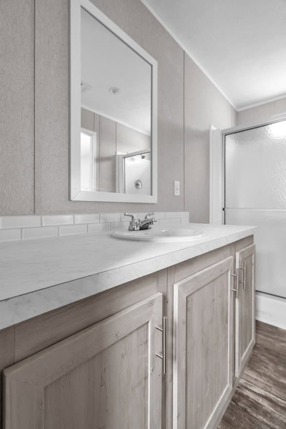 Verde ranch 14602n bathroom home features