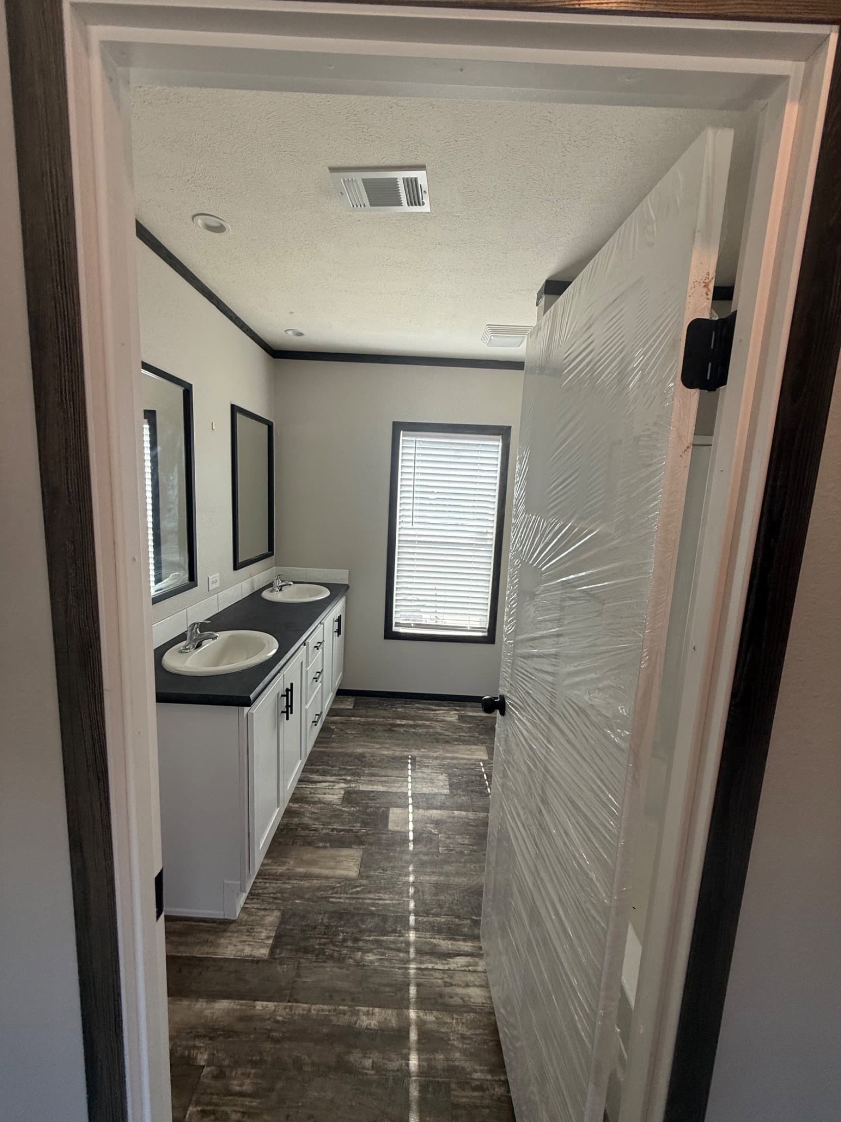 The summit lot #2  home features