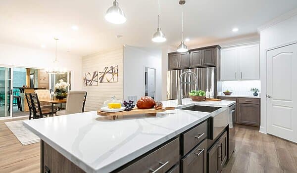 The lost creek  home features