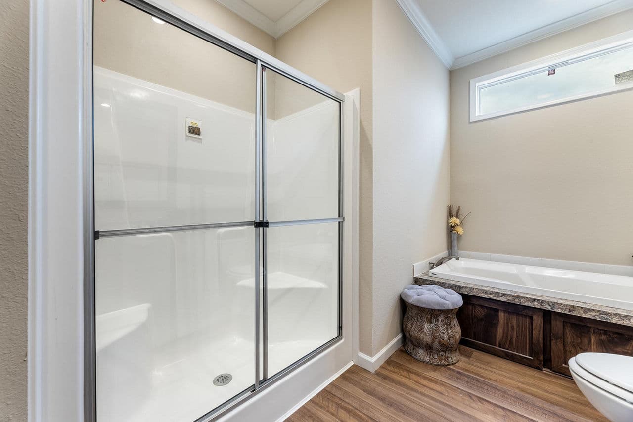 Innovation 3260c bathroom home features