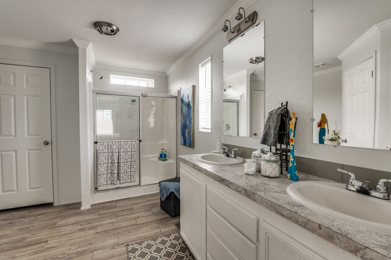 The murphy lot #8 bathroom home features
