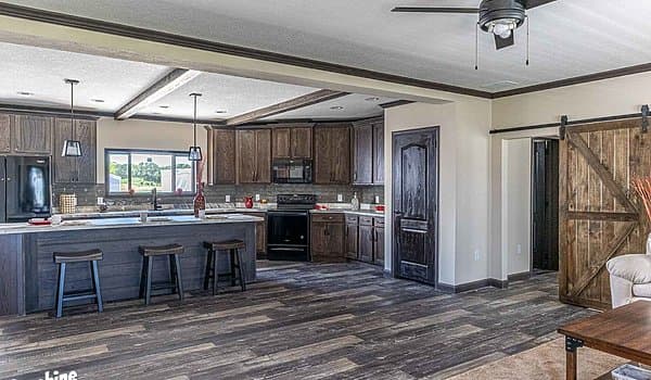 Pri3268-2004 kitchen home features