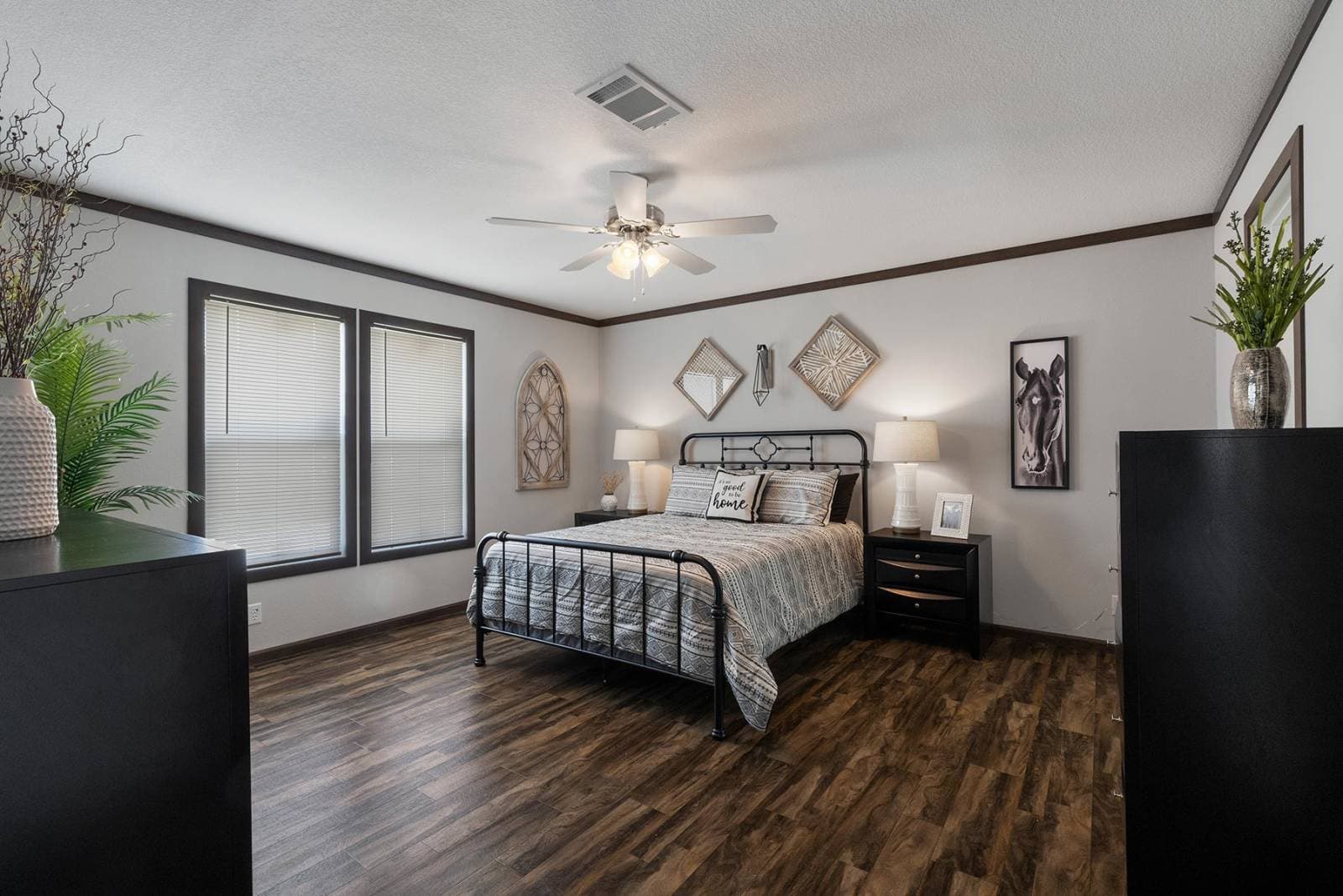 Csd3256k bedroom home features