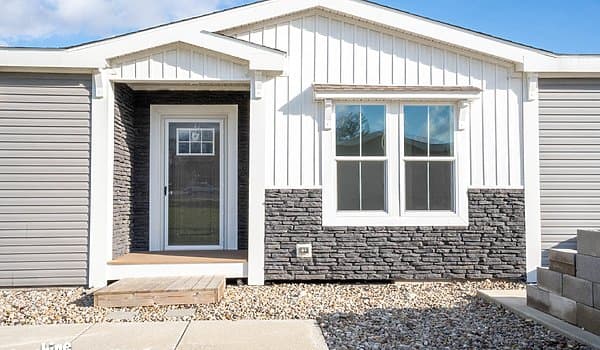 Pri3280-2043 elevation and exterior home features