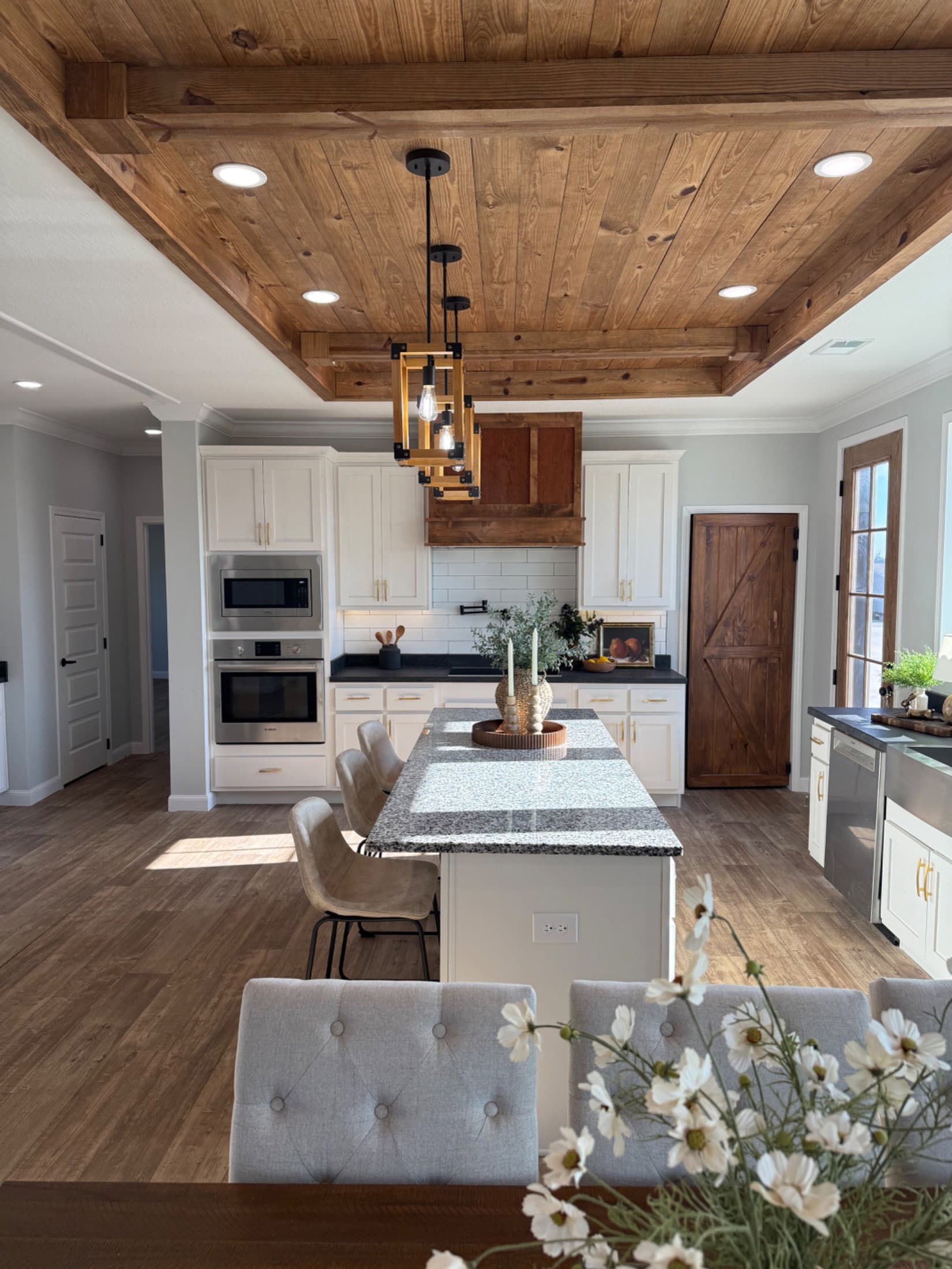 Custom sunshine 2043 lot 16  home features