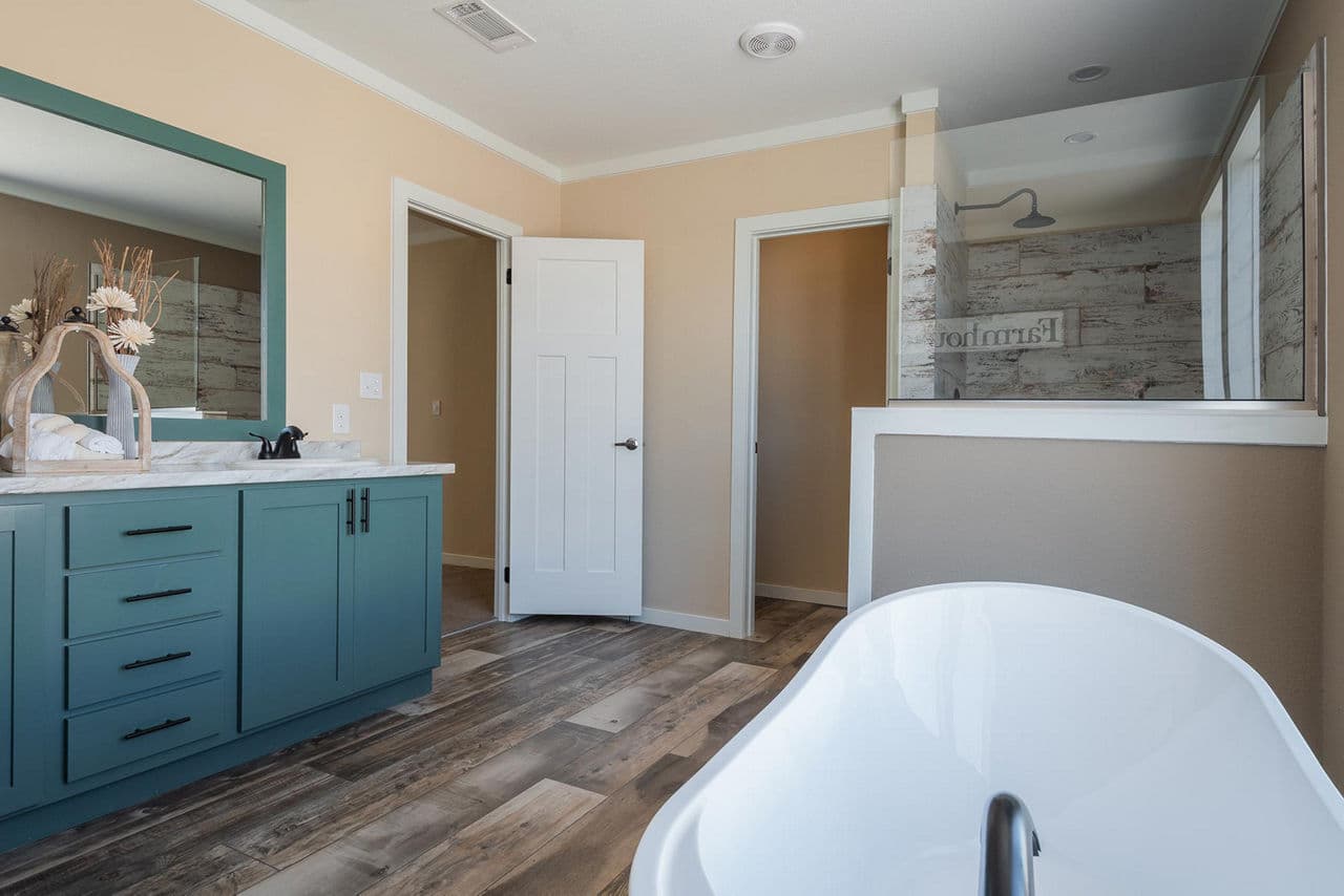 Innovation 3266f bathroom home features