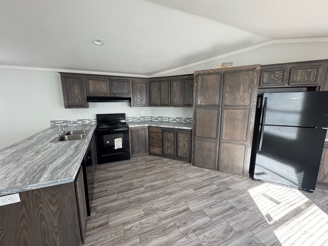 Solitaire 16763a kitchen and hero home features