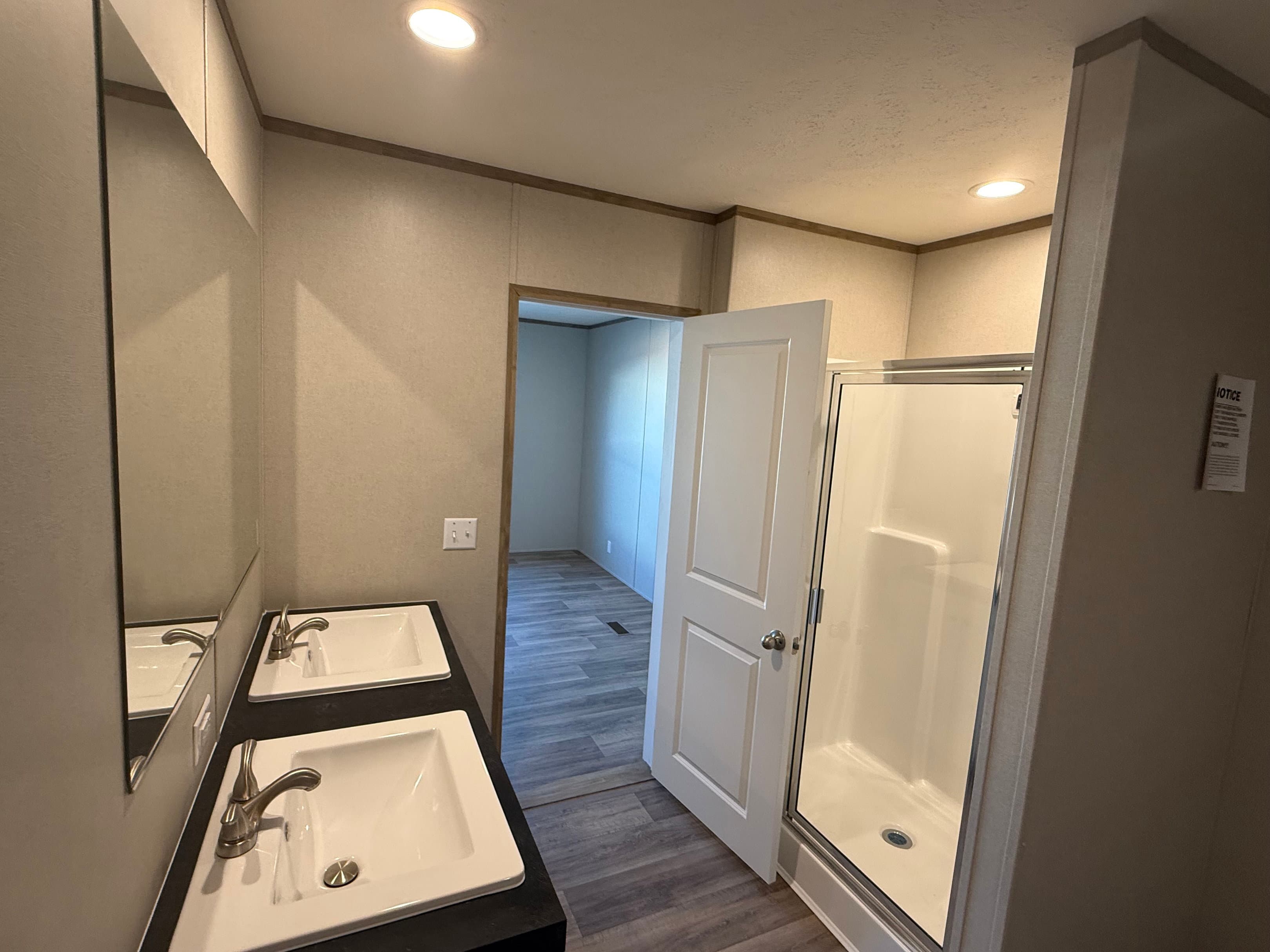 Vista lot #19 bathroom home features