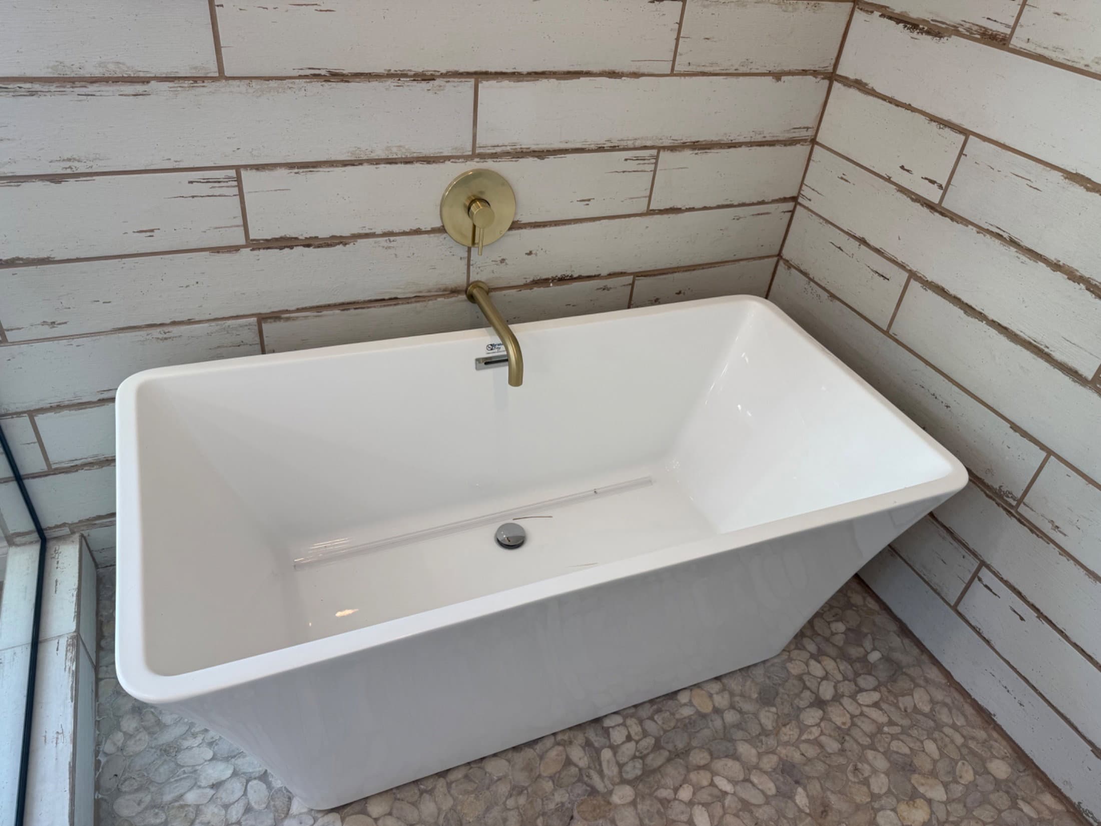 Custom sunshine 2043 lot 16  home features