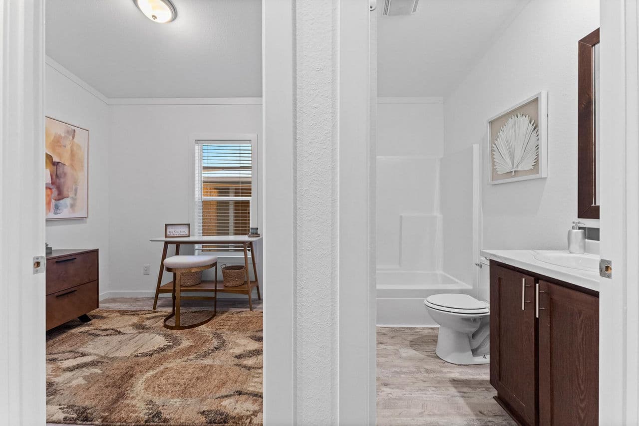 Innovation 1668h interior home features