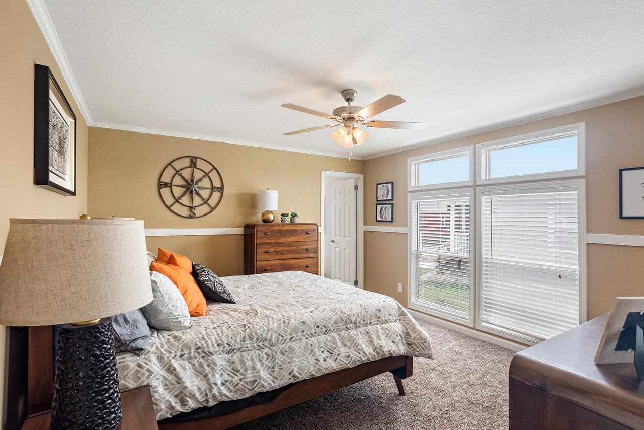 Innovation 2856a bedroom home features