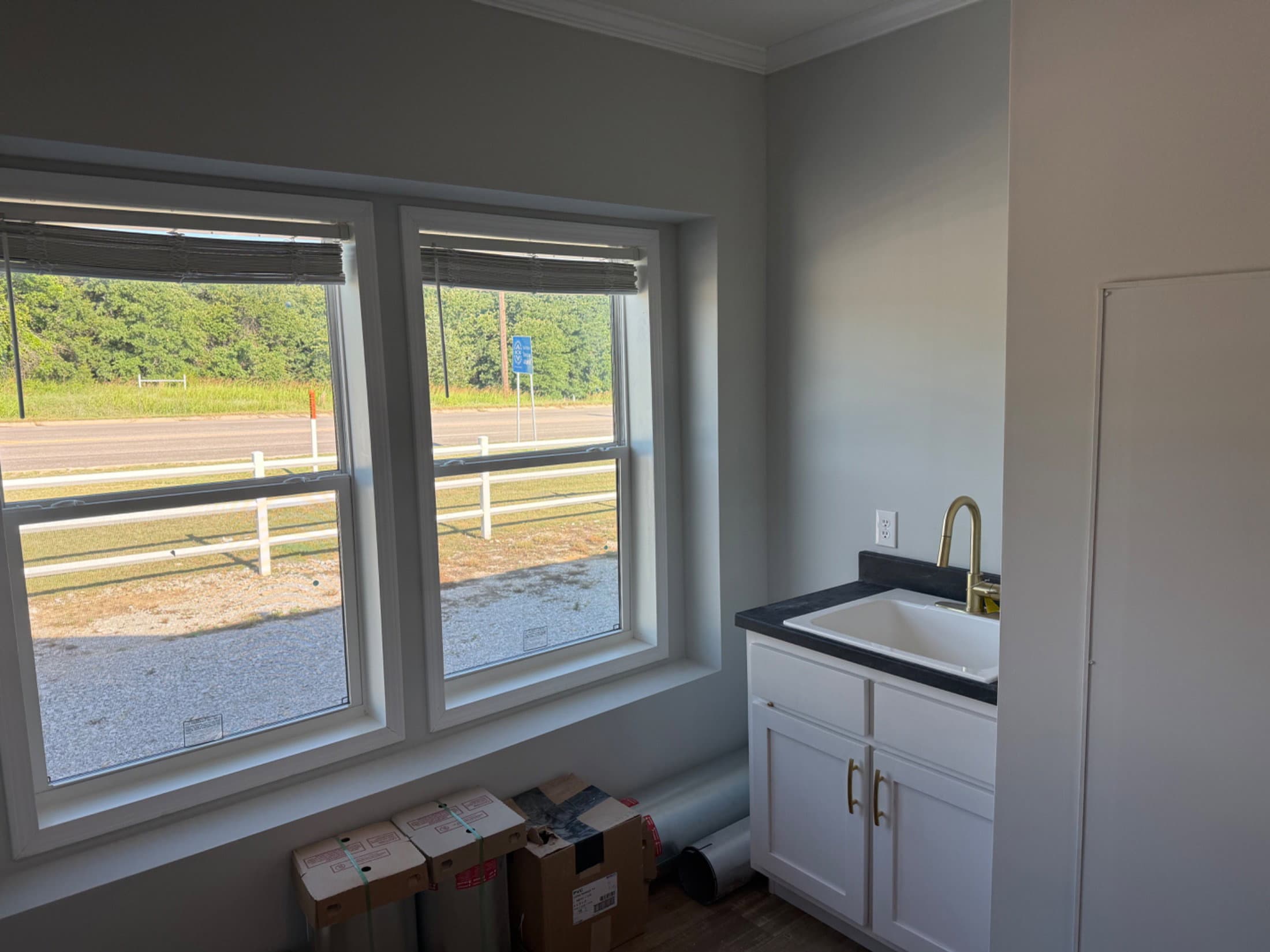 Custom sunshine 2043 lot 16  home features
