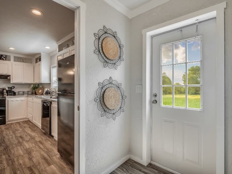 The mason lot #9 interior home features