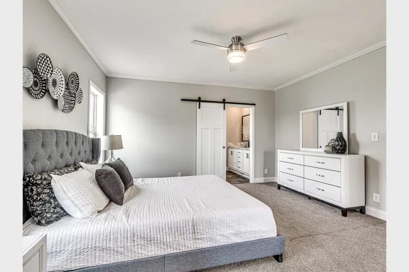 Genesis 9302 bedroom home features