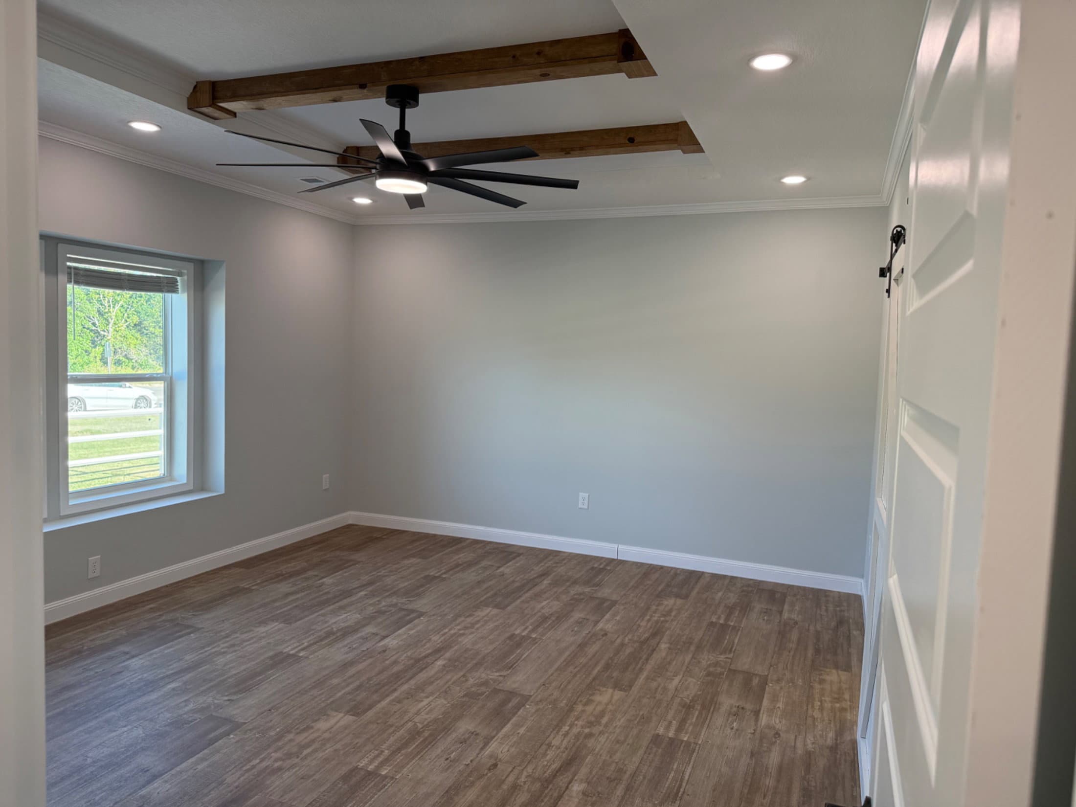 Custom sunshine 2043 lot 16  home features