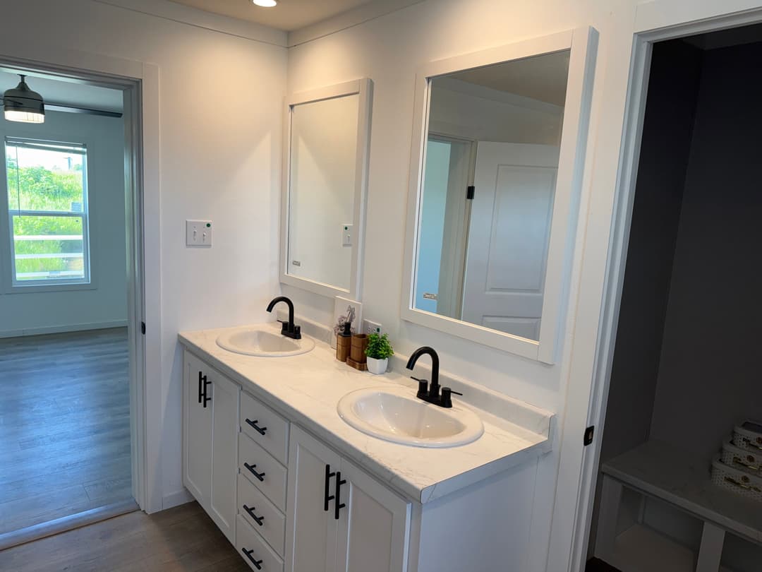 Kylie mae lot #10 bathroom home features