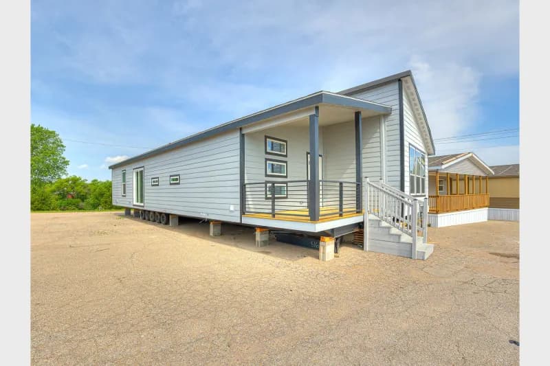 Genesis 9302 elevation and exterior home features