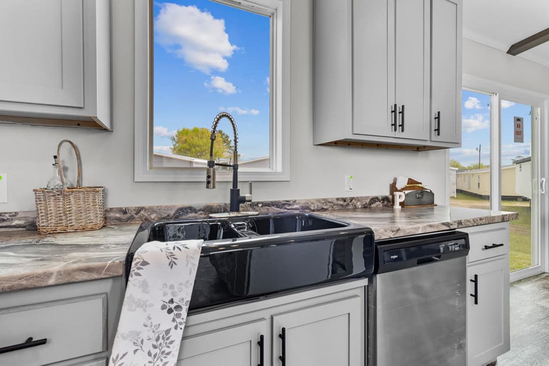 Poydras lot #11 kitchen home features