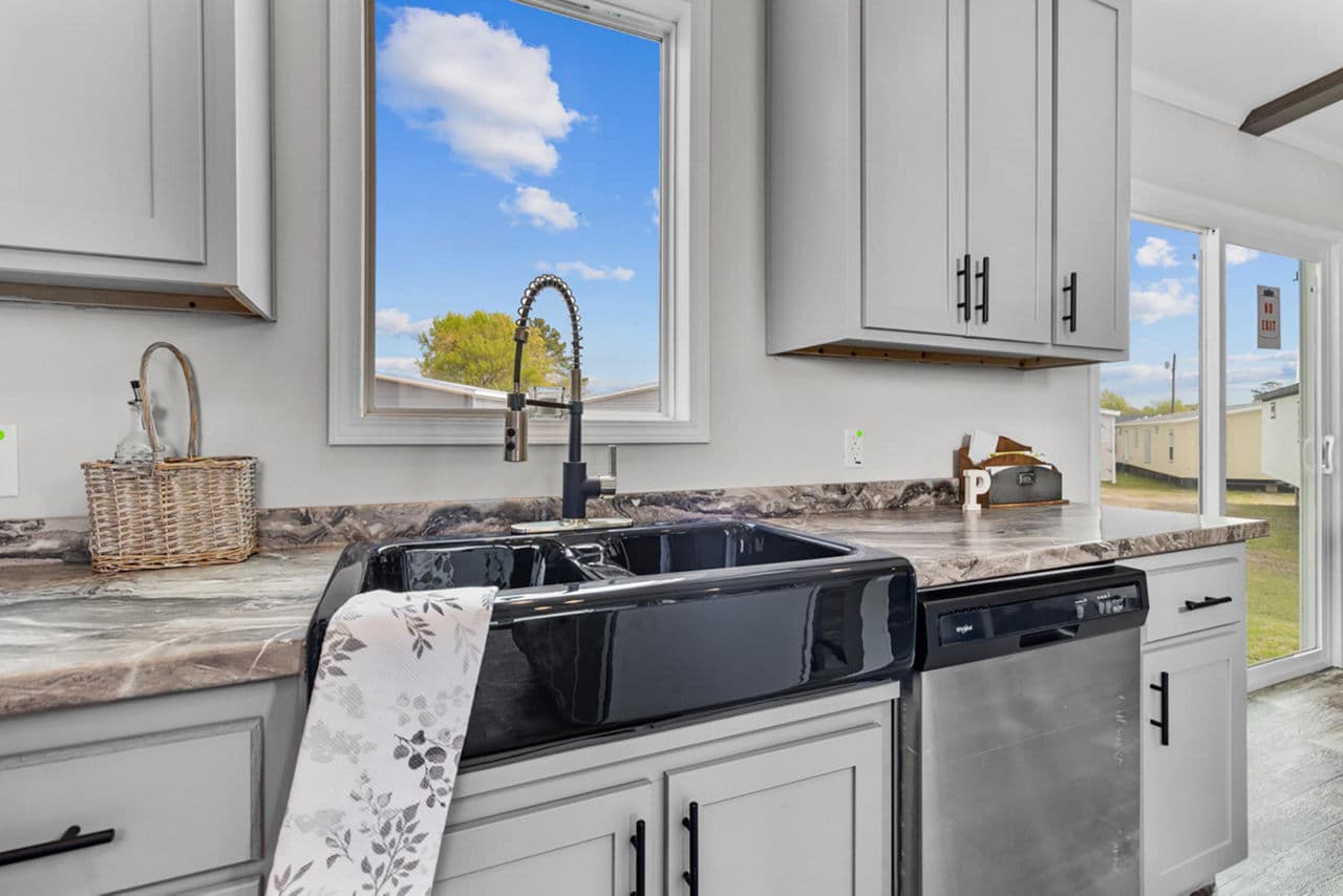 Poydras lot #11 kitchen home features