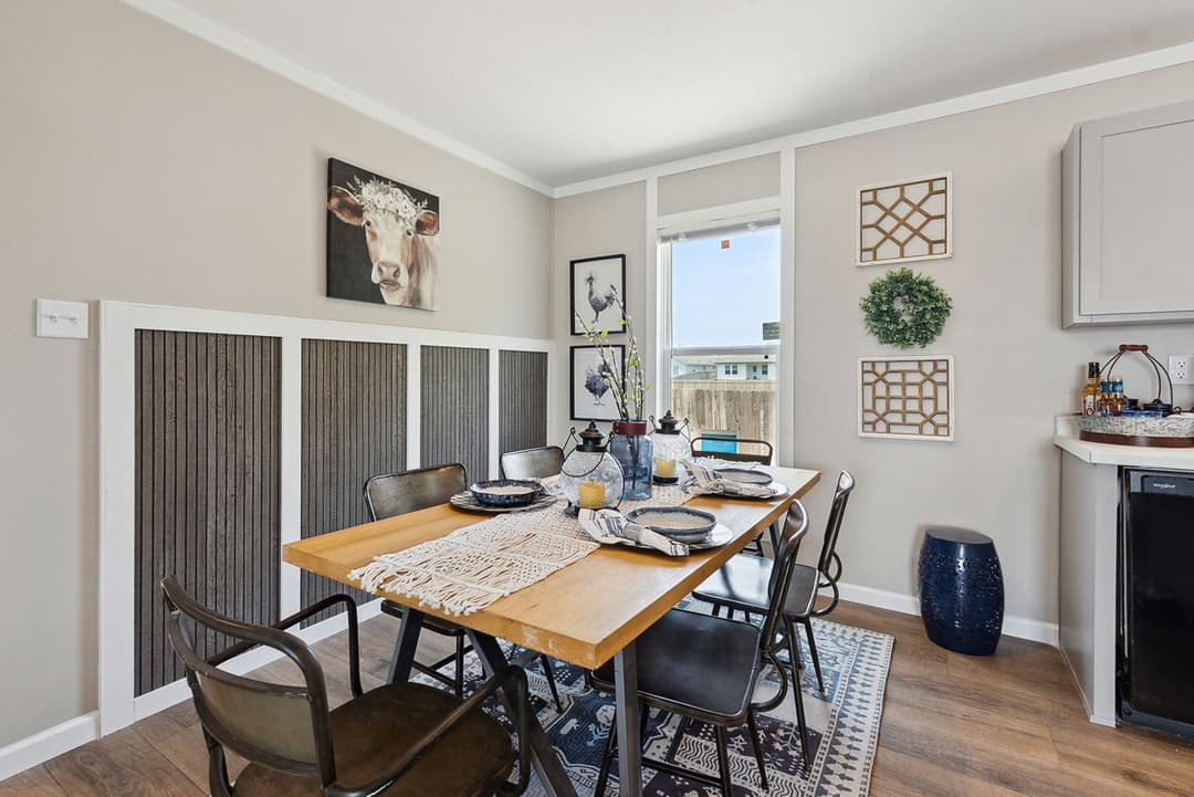 Gateway 2856a interior home features
