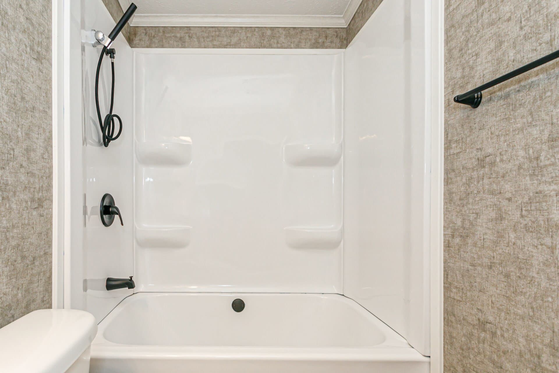 Classic c-3264-32bp bathroom home features