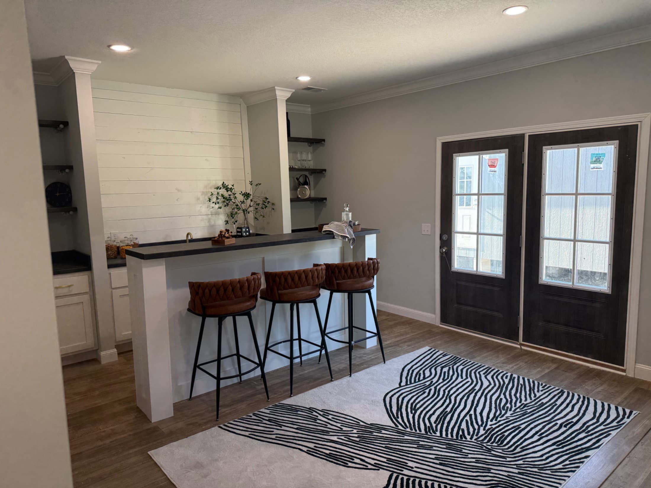 Custom sunshine 2043 lot 16  home features