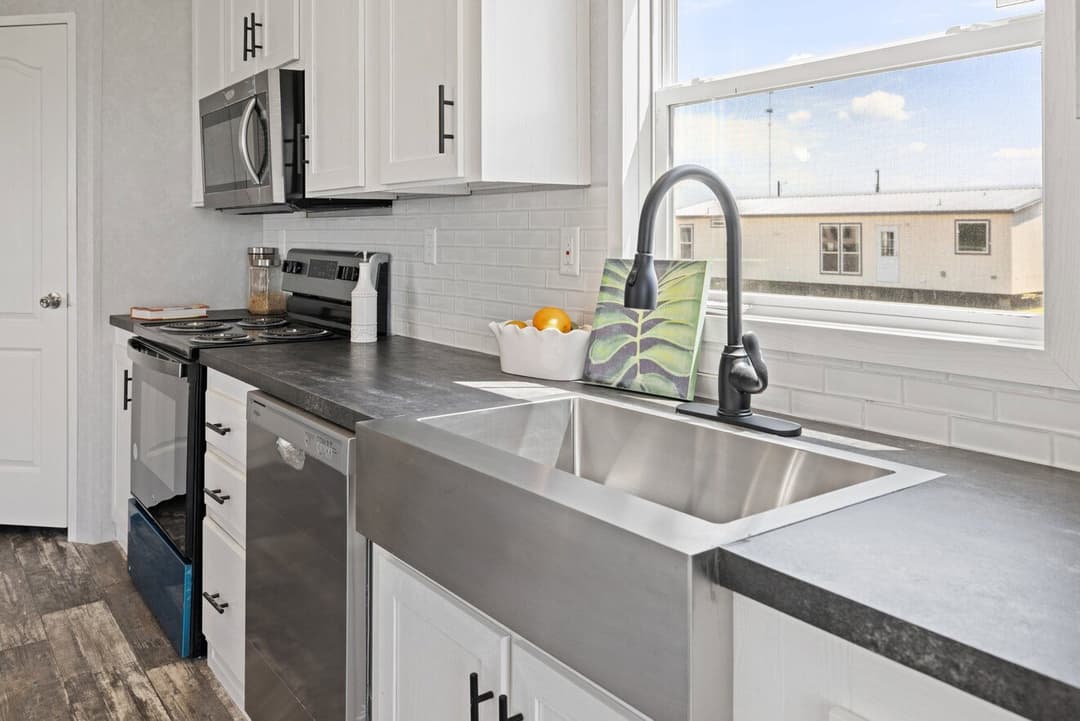 Verde ranch 28563n kitchen home features