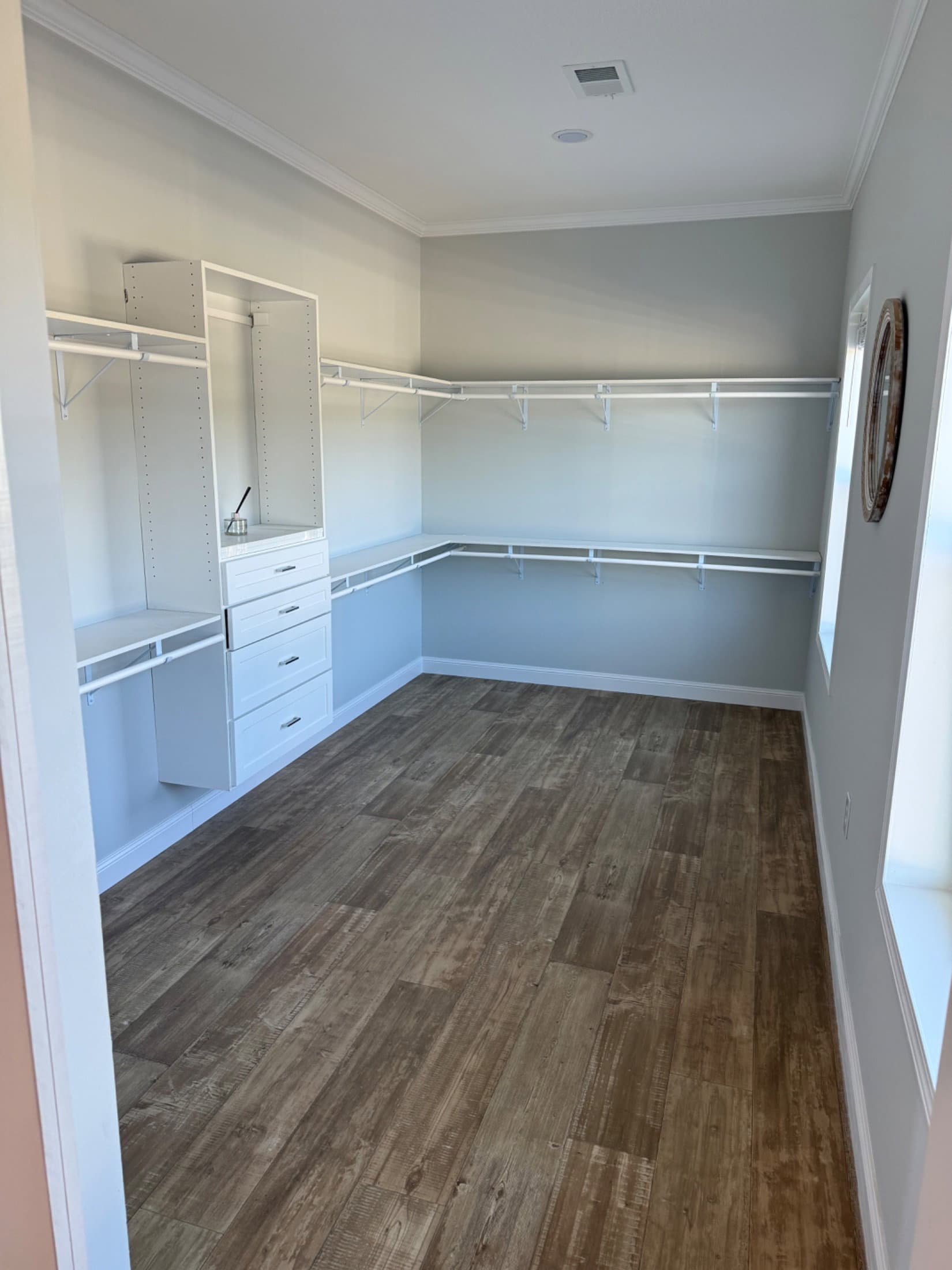 Custom sunshine 2043 lot 16  home features