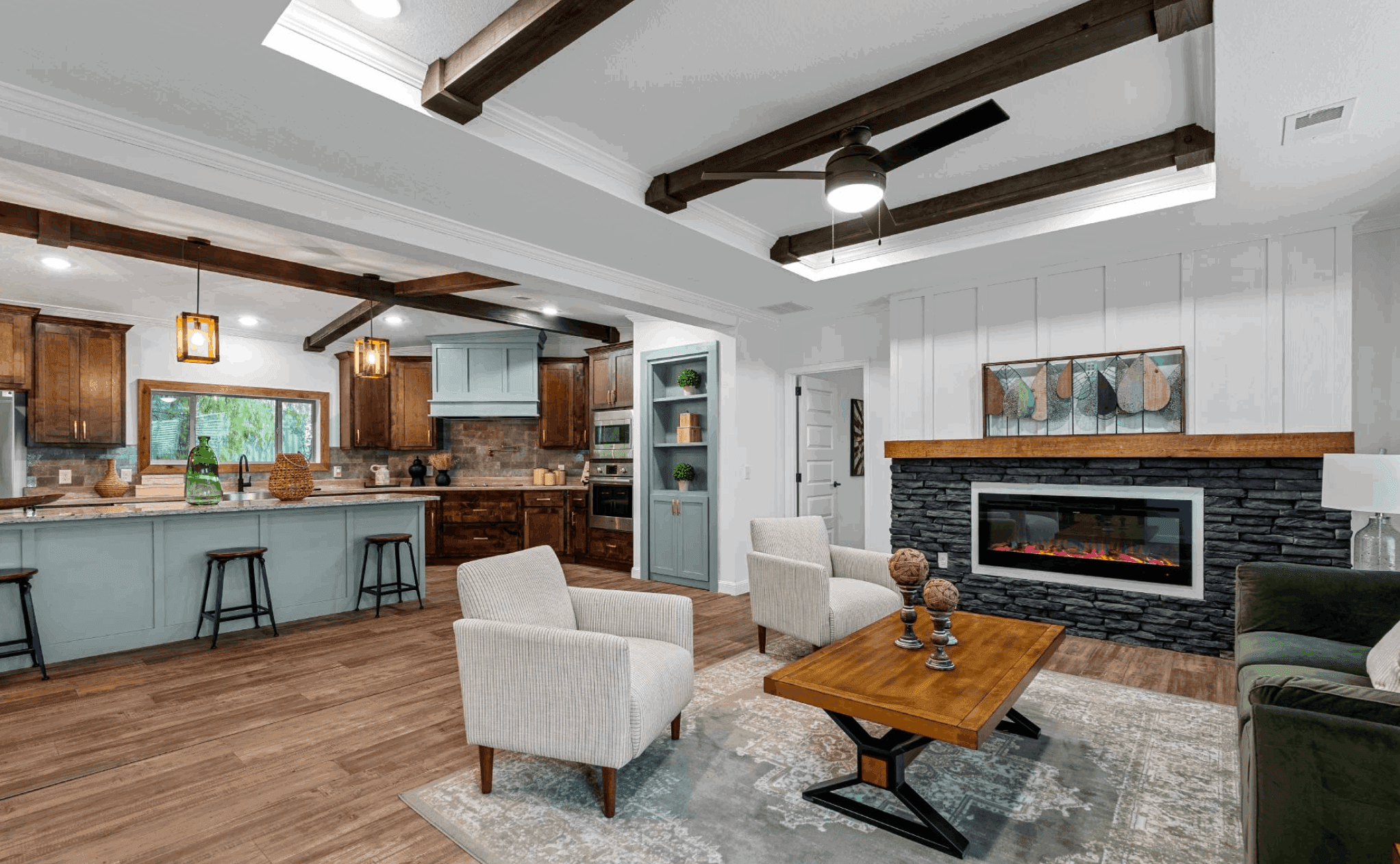 Pri3284-2010 "the bostick" interior home features